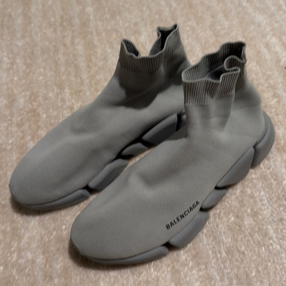 Balenciaga Light Grey Sneaker with Logo - Picture 3 of 5
